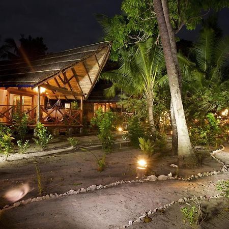 Metita Beach & Dive Resort Daruba Buitenkant foto